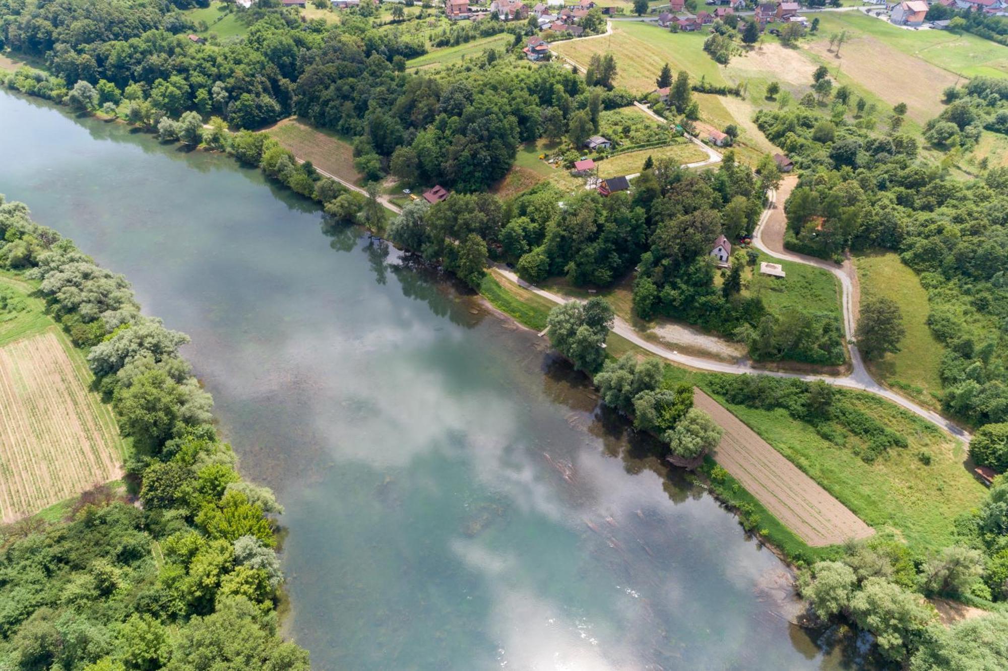 Zagreb, Kuca Za Odmor Swan River Holiday House Lasinja المظهر الخارجي الصورة