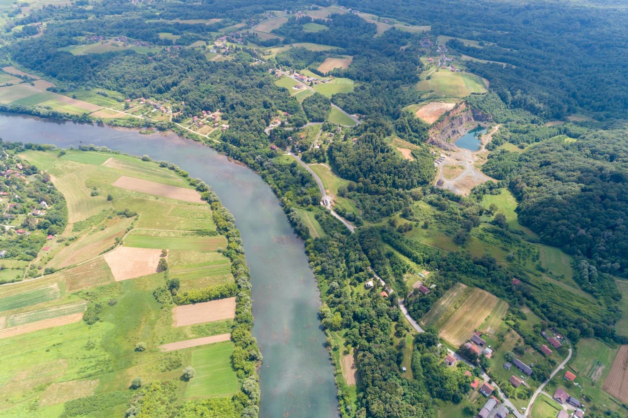 Zagreb, Kuca Za Odmor Swan River Holiday House Lasinja المظهر الخارجي الصورة