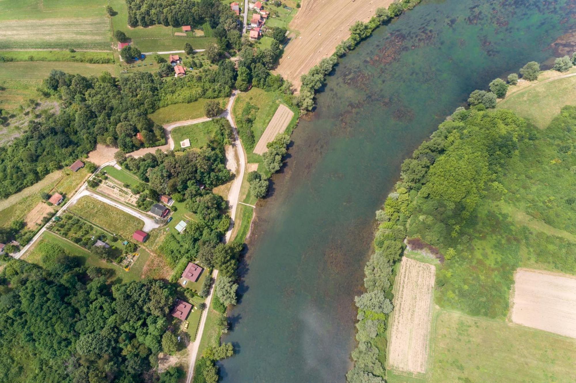 Zagreb, Kuca Za Odmor Swan River Holiday House Lasinja المظهر الخارجي الصورة