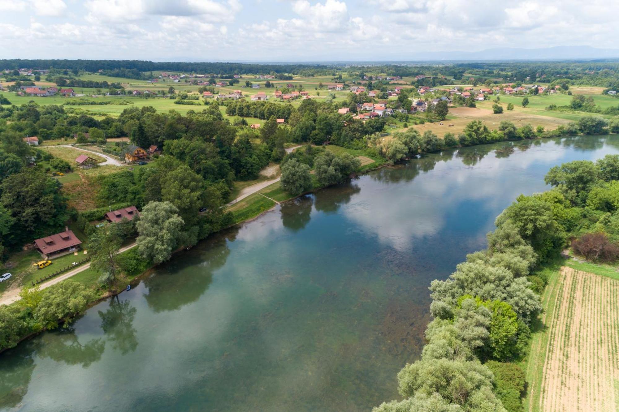 Zagreb, Kuca Za Odmor Swan River Holiday House Lasinja المظهر الخارجي الصورة
